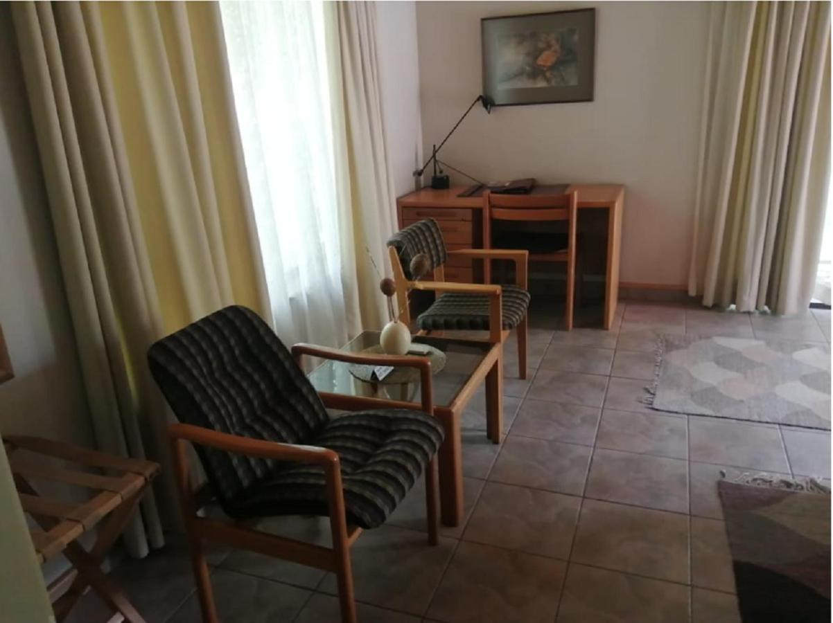 Hotel Pension Palmquell Klein Windhoek Dış mekan fotoğraf